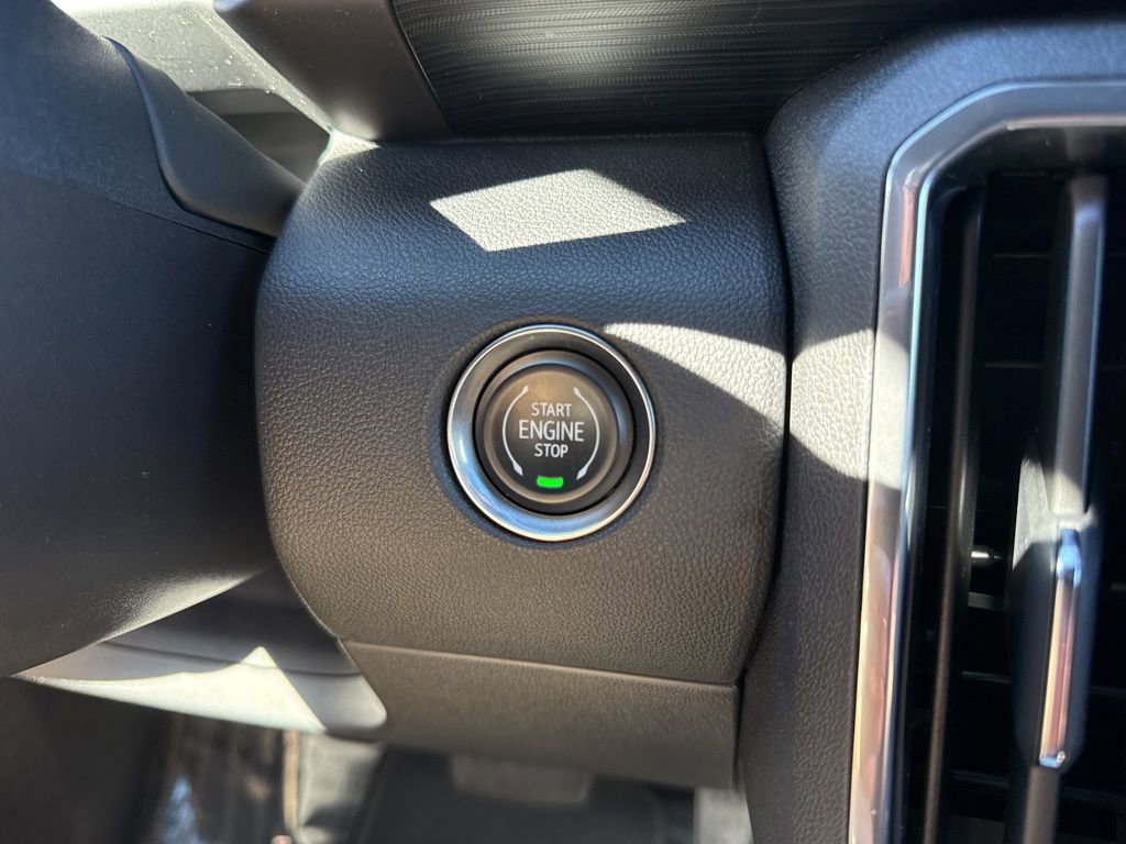 Used 2025 GMC Acadia Elevation FWD image 23