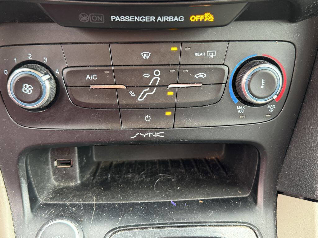 Used 2016 Ford Focus SE image 17