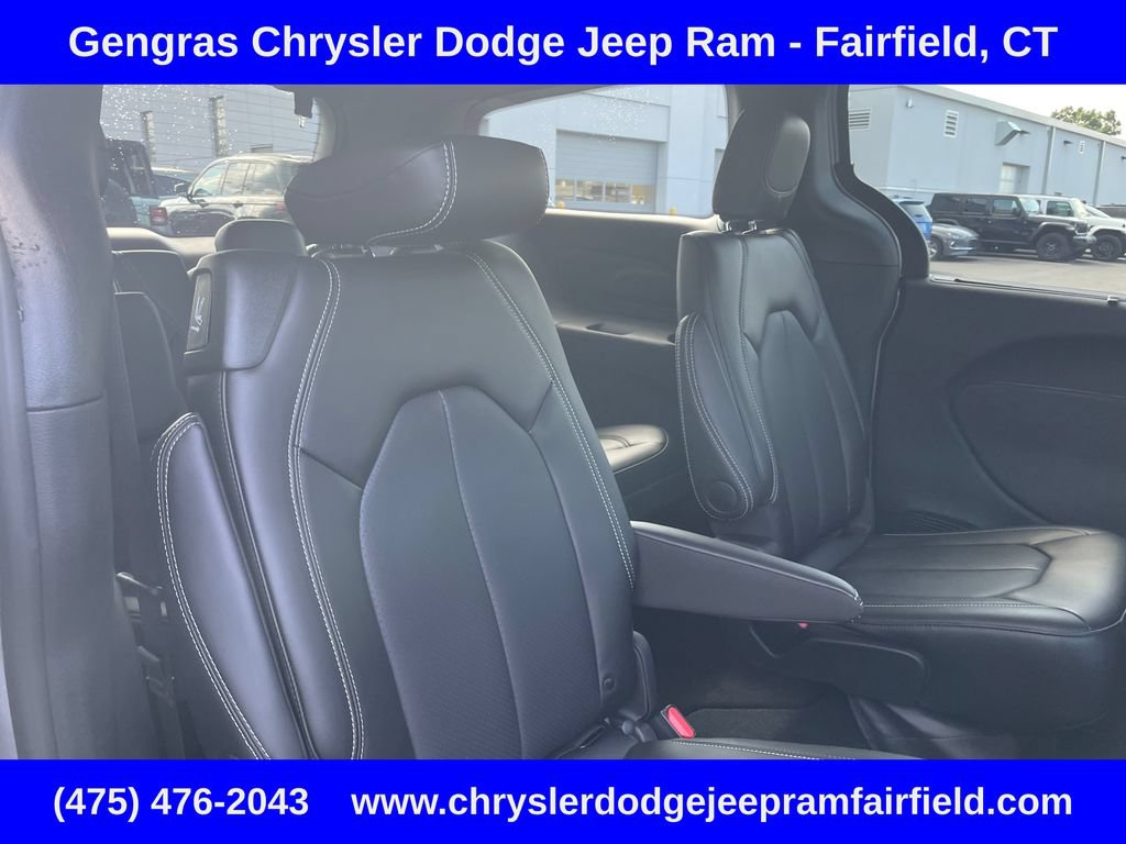 Certified 2024 Chrysler Pacifica Touring-L w/ S Appearance Package AWD/4WD image 27