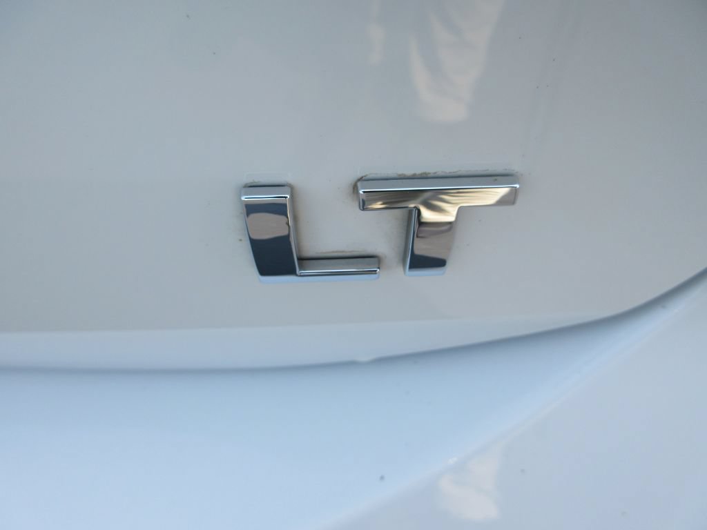 Used 2019 Chevrolet Equinox LT w/ Driver Convenience Package FWD image 10