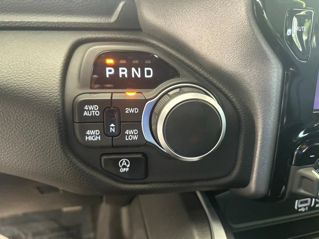 Used 2025 RAM 1500 Big Horn AWD/4WD image 9