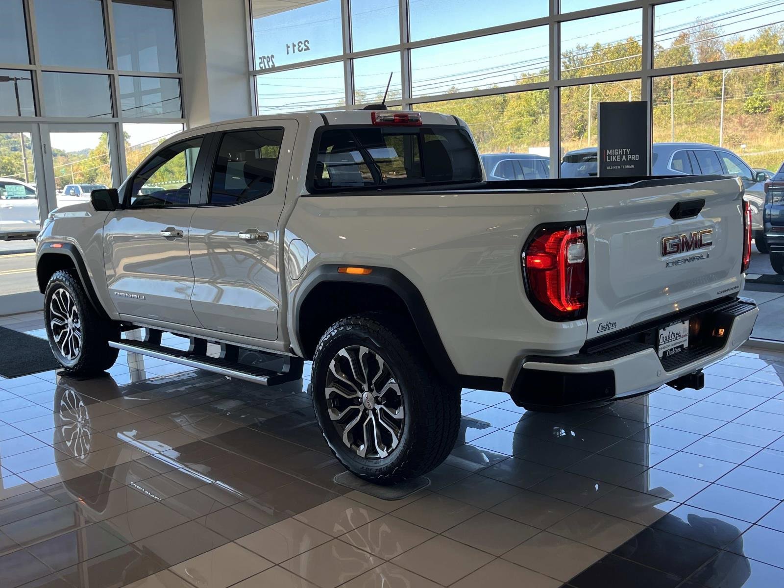 New 2026 GMC Canyon Denali image 6