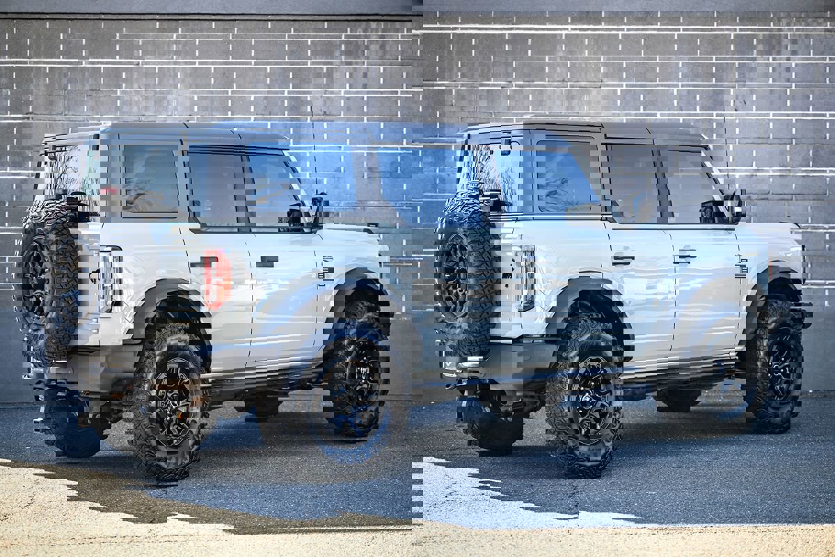 Used 2022 Ford Bronco Wildtrak image 3