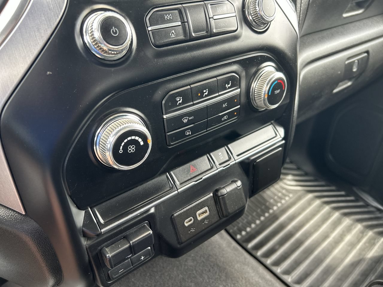 Used 2020 GMC Sierra 2500 SLE AWD/4WD image 29