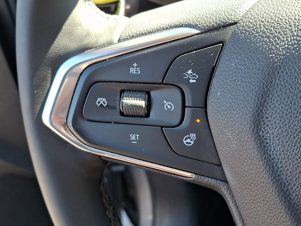 Used 2024 Chevrolet Trax ACTIV w/ Sunroof Package image 21