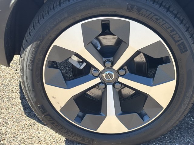 Used 2026 Volvo XC40 B5 Plus AWD/4WD image 9