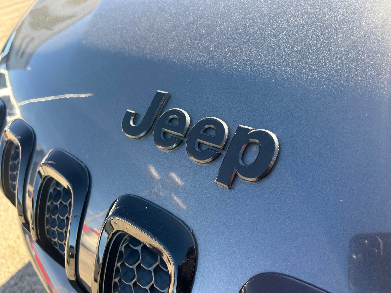Used 2018 Jeep Cherokee Latitude image 23