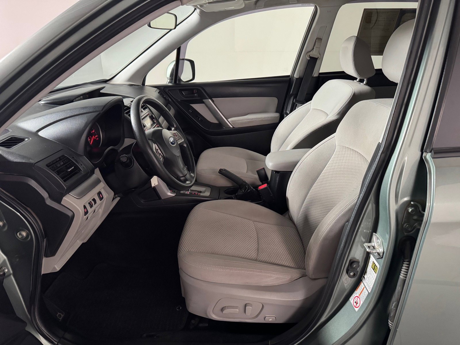 Used 2014 Subaru Forester 2.5i Premium w/ All-Weather Package AWD/4WD image 14