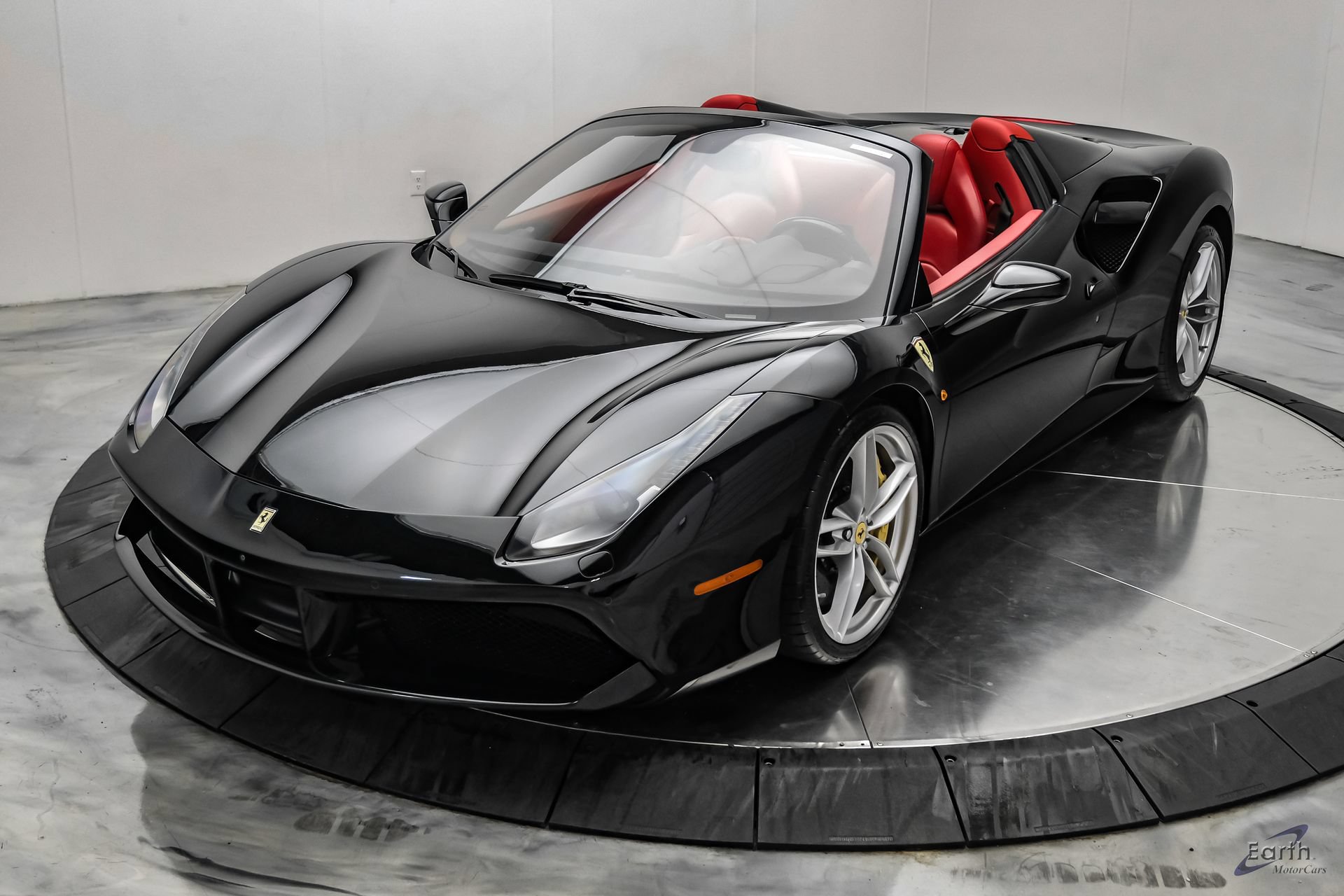 Used 2018 Ferrari 488 Spider RWD image 8