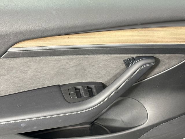 Used 2021 Tesla Model 3 Standard Range Plus image 21