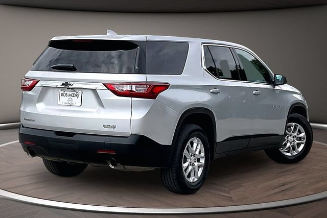 Used 2021 Chevrolet Traverse LS FWD image 2