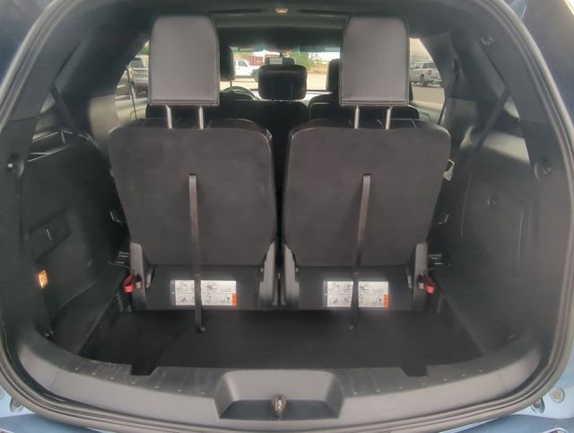 Used 2018 Ford Explorer XLT w/ Equipment Group 202A AWD/4WD image 24