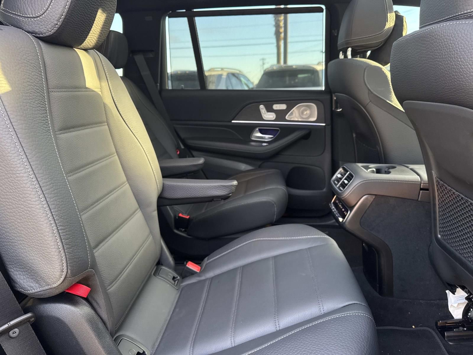 Used 2025 Mercedes-Benz GLS 450 4MATIC image 10