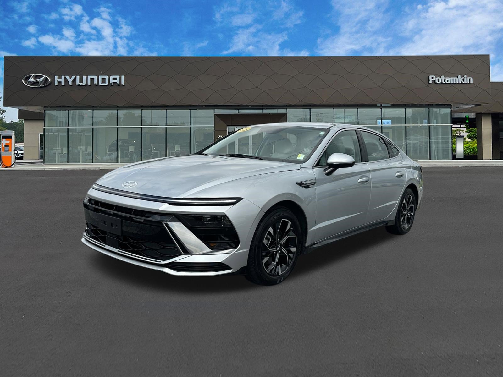 Used 2025 Hyundai Sonata SEL FWD image 1