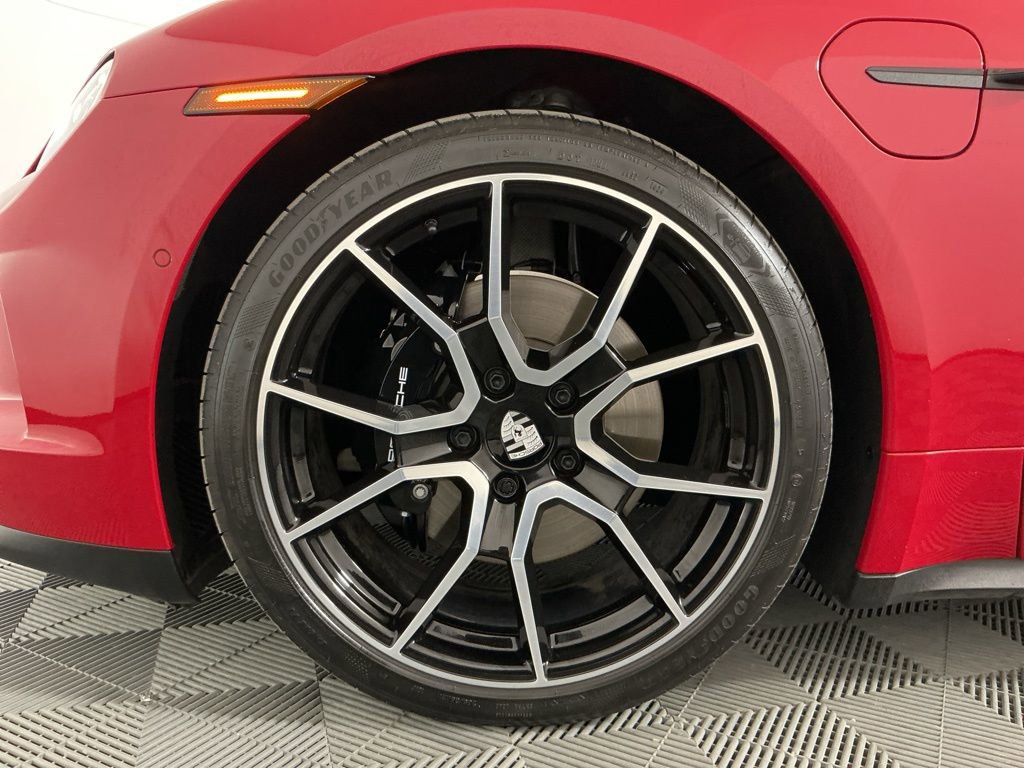 Used 2025 Porsche Taycan 4S image 33