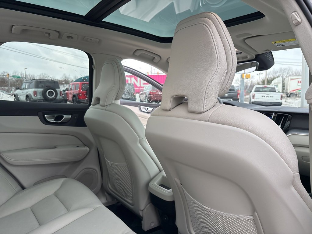 Certified 2023 Volvo XC60 B5 Core image 37