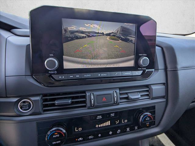 Used 2024 Nissan Pathfinder S image 21