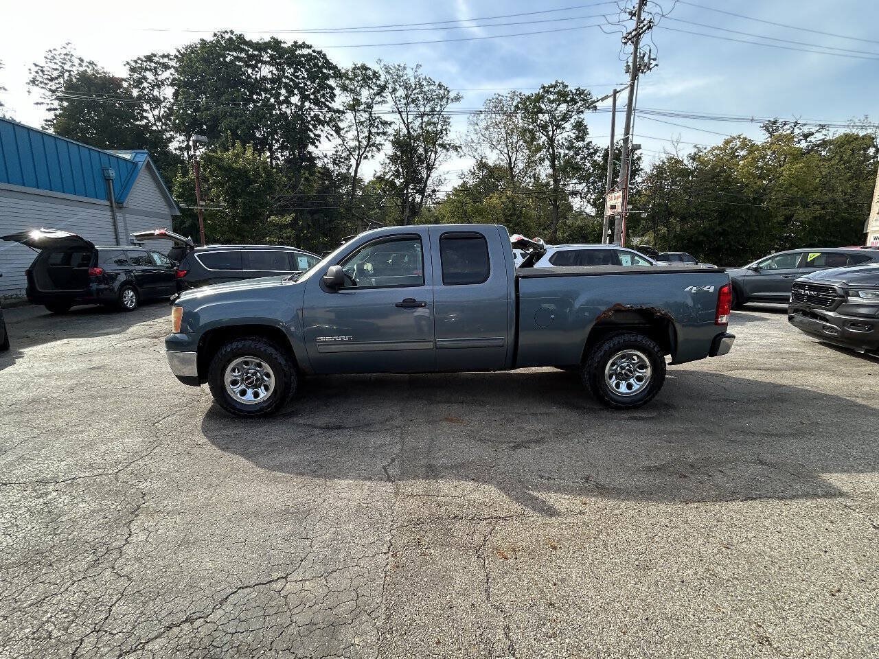 Used 2012 GMC Sierra 1500 SL w/ LPO, On The Job Package AWD/4WD image 4