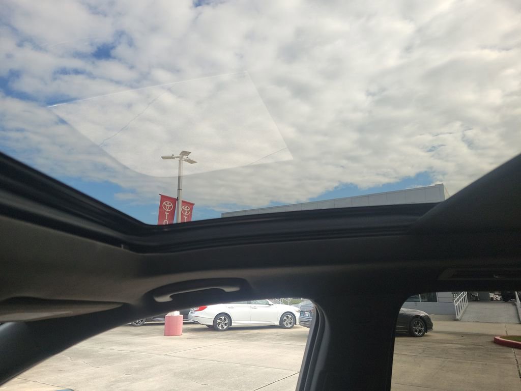 Used 2021 Cadillac XT6 Premium Luxury image 18