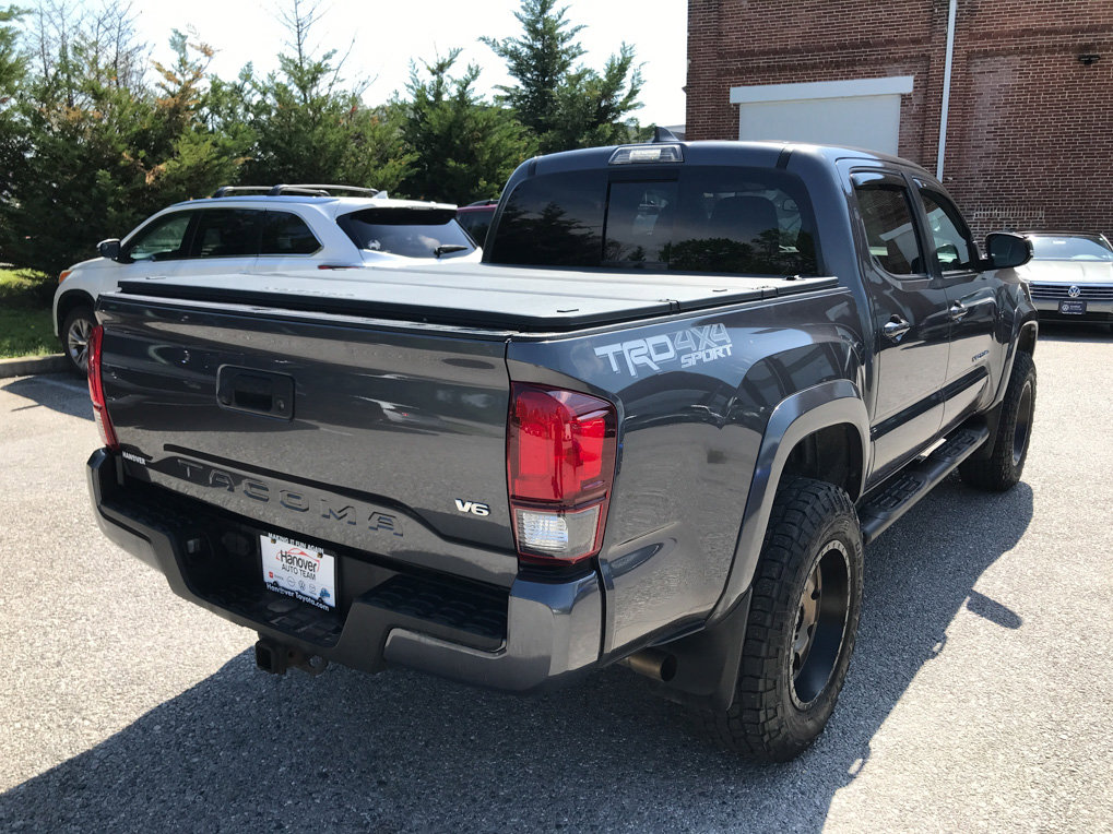 Used 2019 Toyota Tacoma TRD Sport AWD/4WD image 7