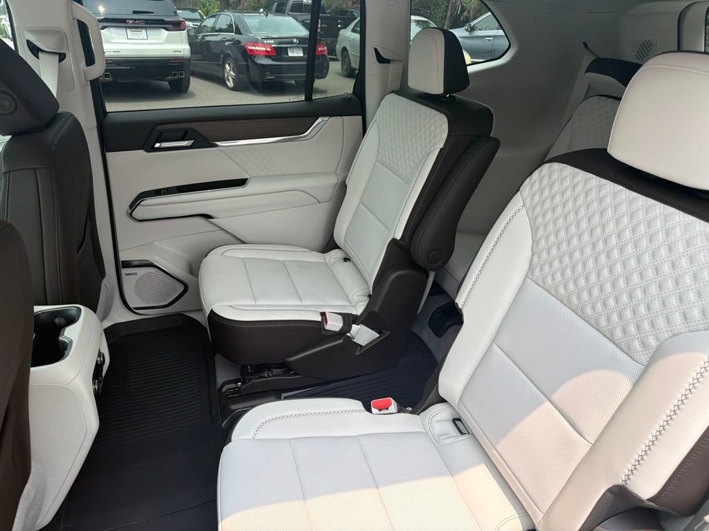 New 2026 GMC Acadia Denali w/ Super Cruise Package AWD/4WD image 35