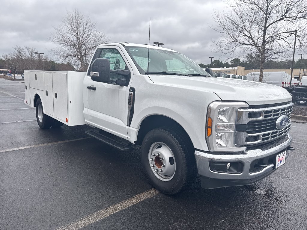New 2025 Ford F350 XL w/ XL Chrome Package
