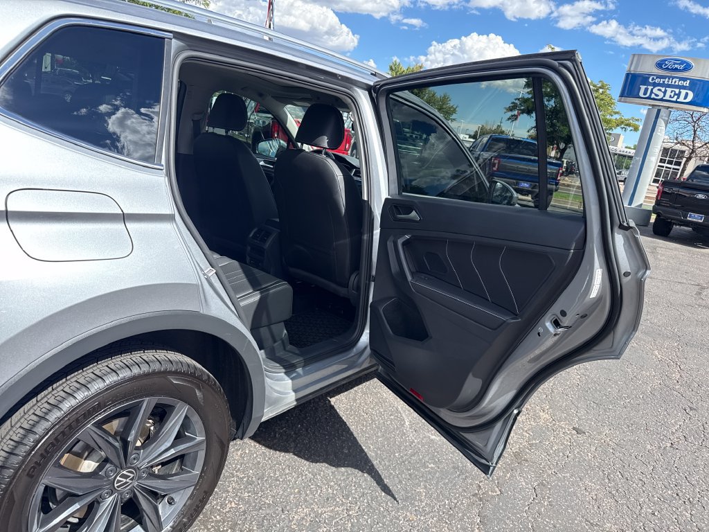 Used 2023 Volkswagen Tiguan SE AWD/4WD image 23