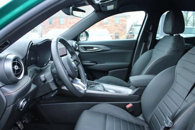 Used 2024 Alfa Romeo Tonale Ti image 12