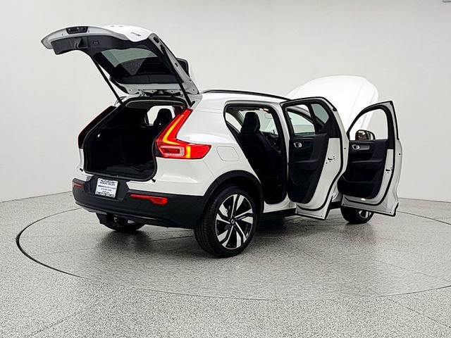 Certified 2025 Volvo XC40 B5 Ultra AWD/4WD image 11