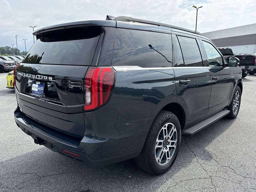 Used 2025 Ford Expedition Active AWD/4WD image 7
