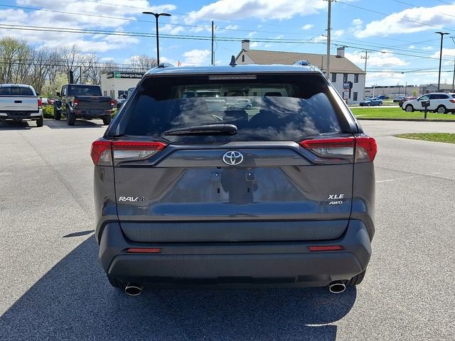 Used 2020 Toyota RAV4 XLE Premium image 9
