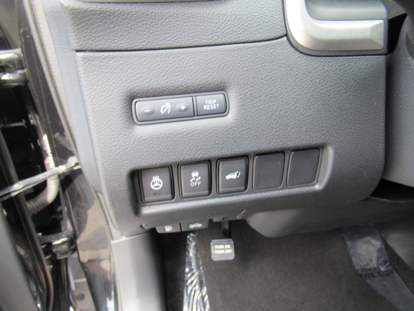 Used 2018 Nissan Murano SL w/ Midnight Edition Package FWD image 16