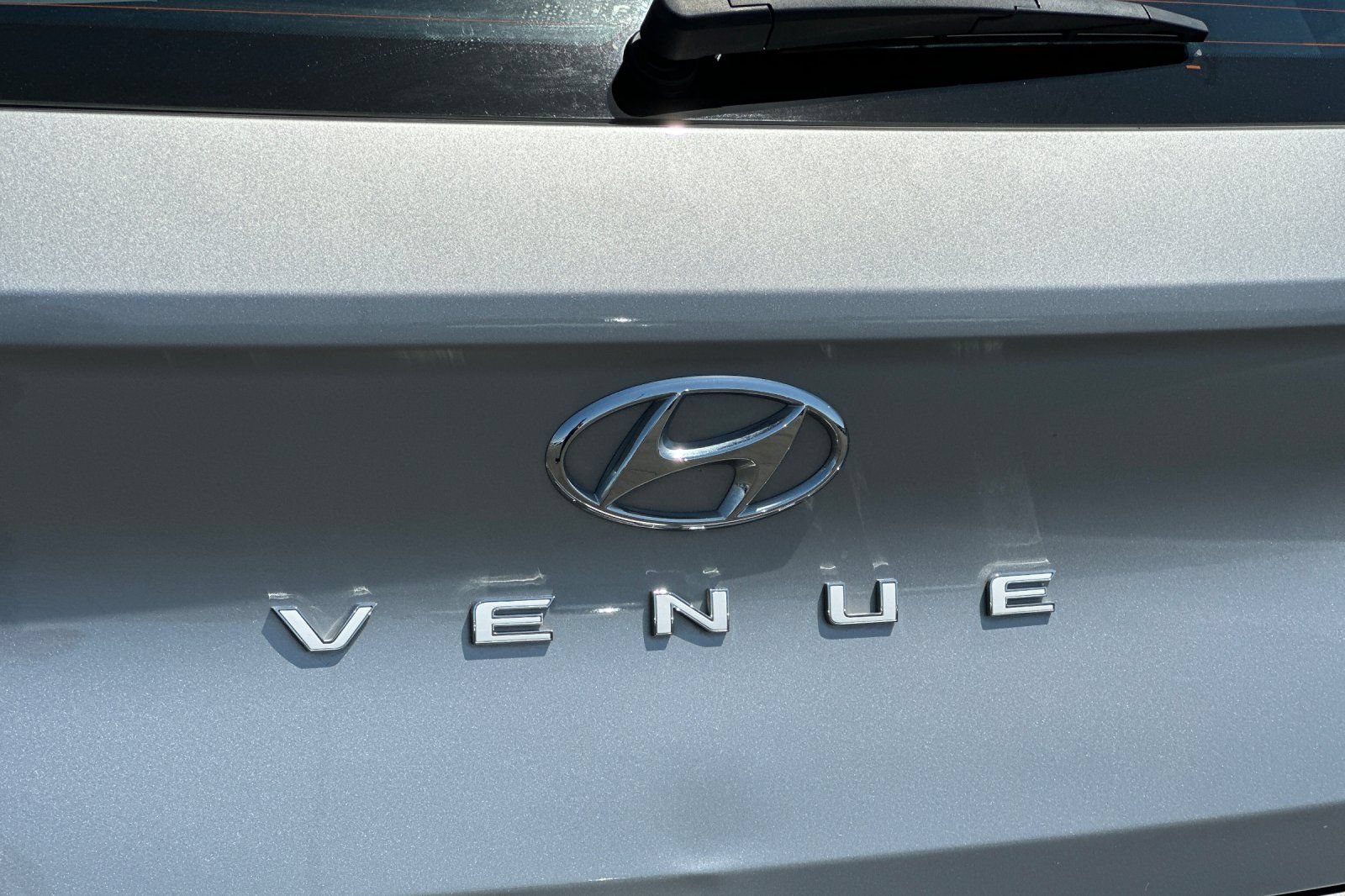 Used 2025 Hyundai Venue SEL FWD image 38