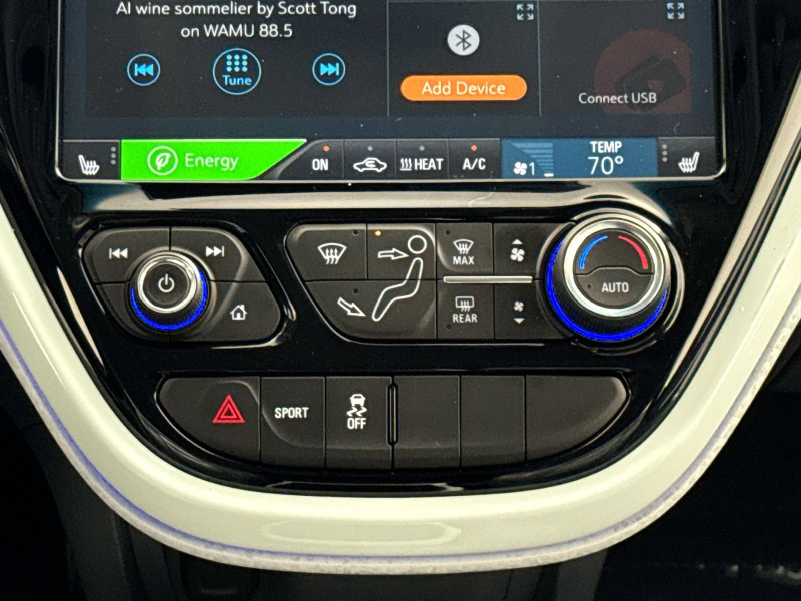 Used 2021 Chevrolet Bolt Premier w/ Infotainment Package FWD image 20