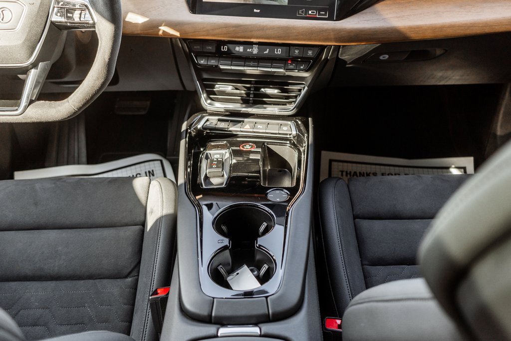Used 2022 Audi e-tron GT Premium Plus image 12