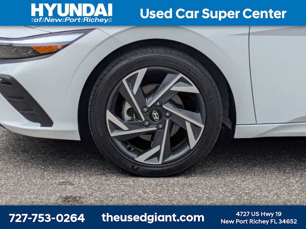 Certified 2025 Hyundai Elantra Sport FWD image 10