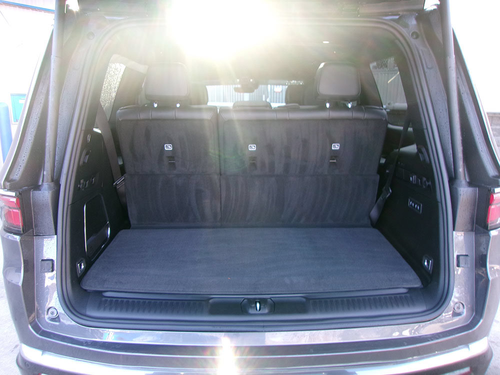 Used 2023 Jeep Wagoneer Series III w/ Premium Group I AWD/4WD image 14