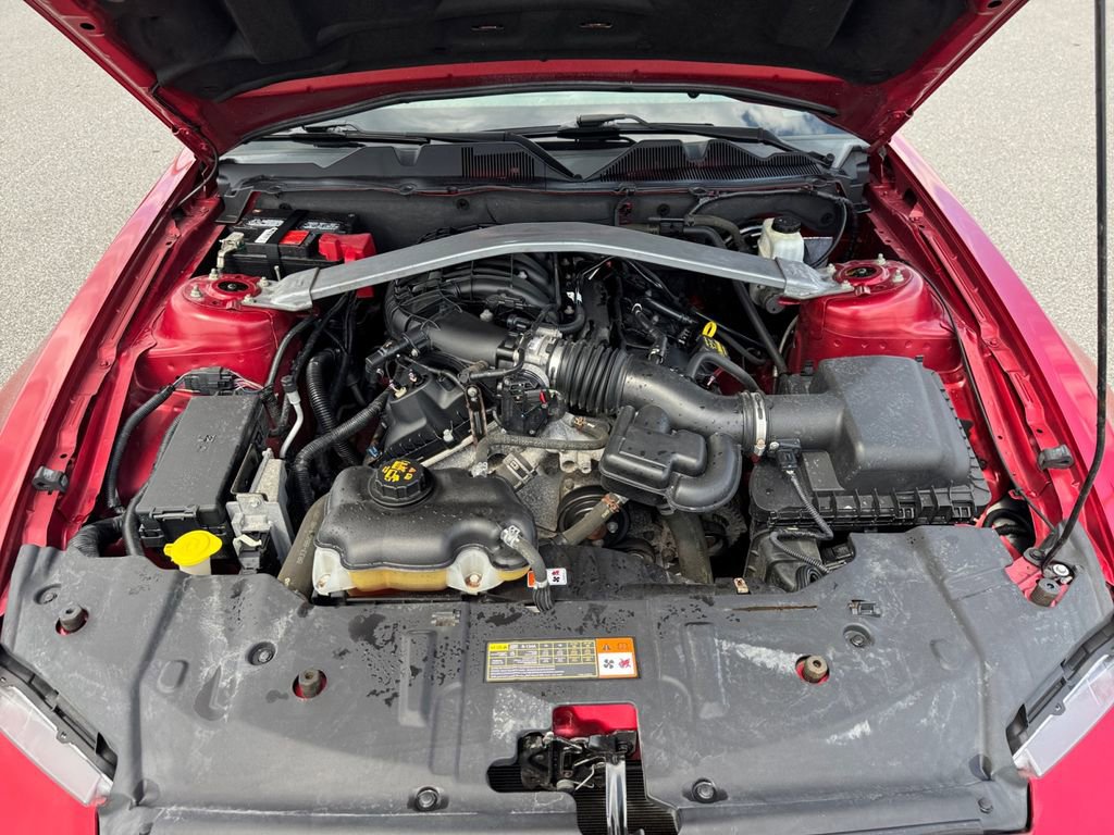 Used 2013 Ford Mustang Premium RWD image 18