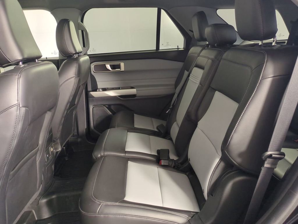 Used 2022 Ford Explorer XLT w/ Equipment Group 202A image 17