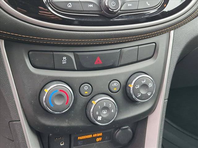 Used 2017 Chevrolet Trax LT w/ LT Convenience Package FWD image 17