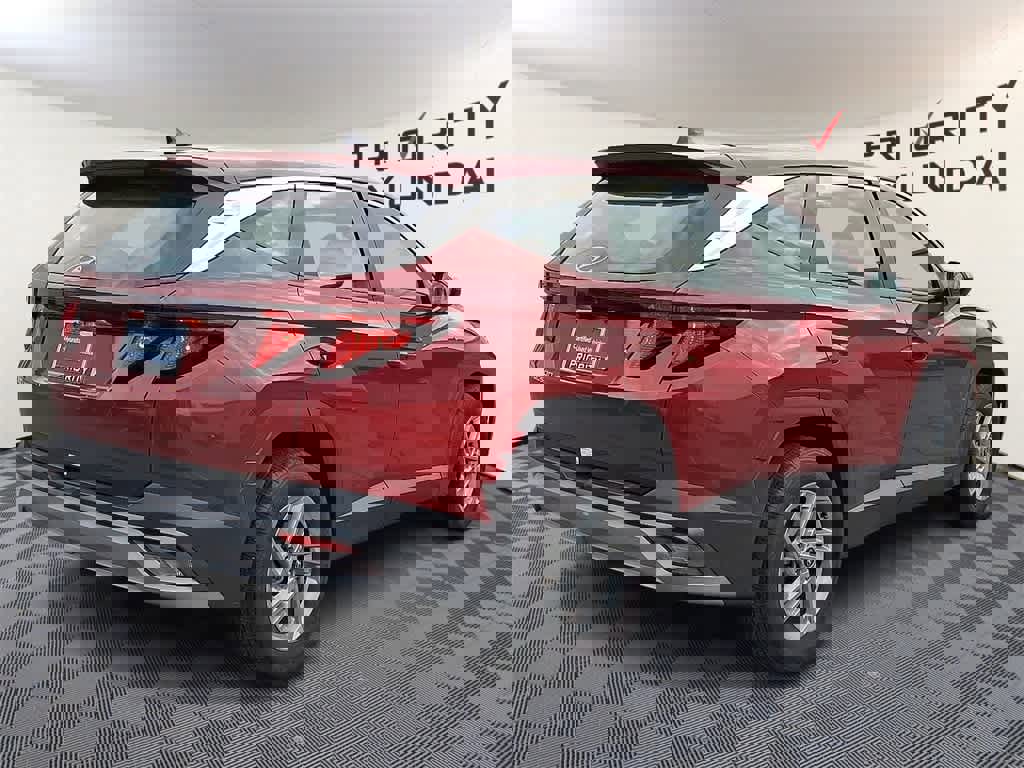 Certified 2025 Hyundai Tucson SE image 4