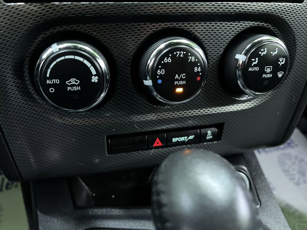 Used 2014 Dodge Challenger R/T w/ Electronics Convenience Group RWD image 23