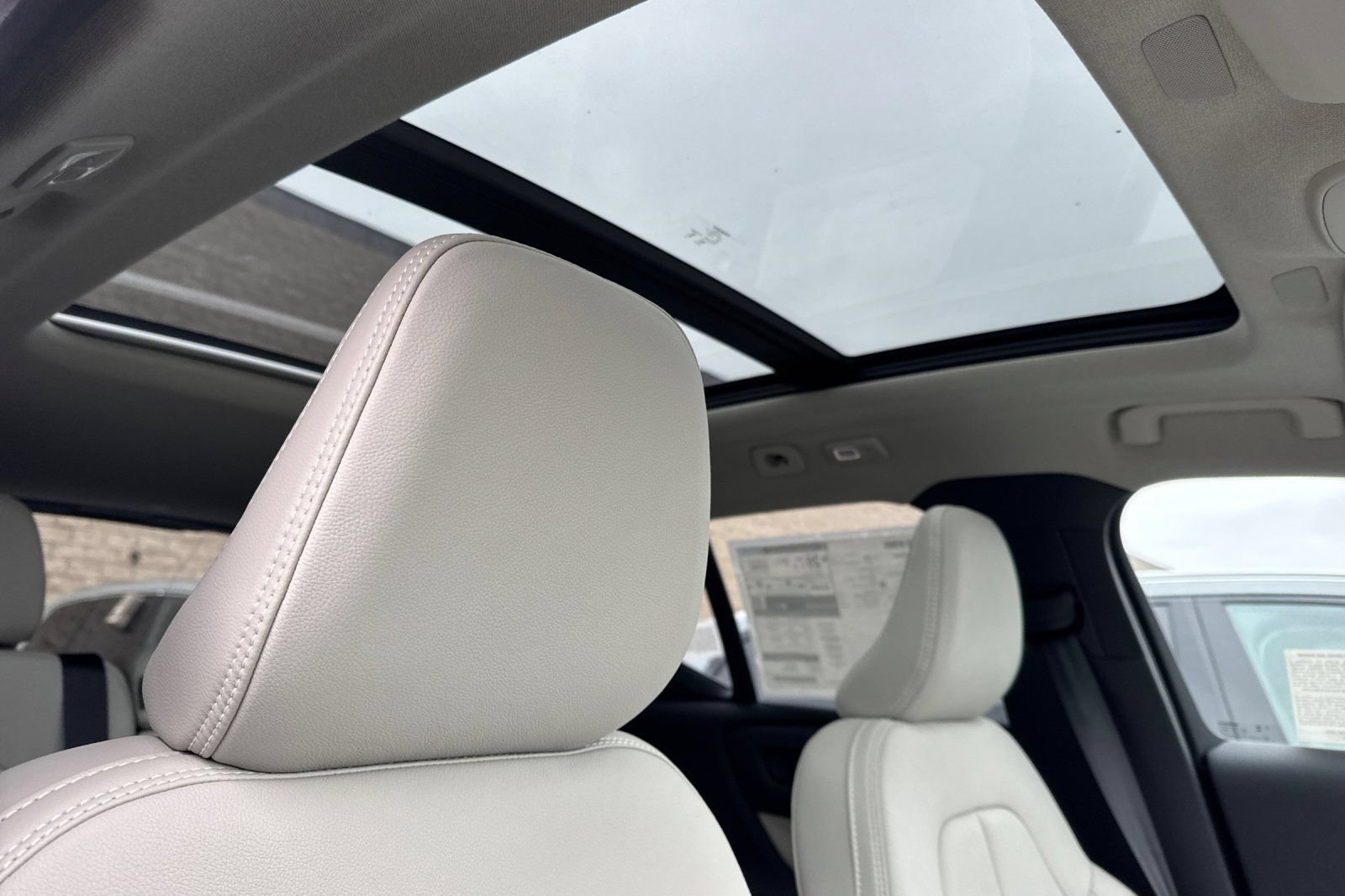 New 2026 Volvo XC40 B5 Plus w/ Protection Package Premier AWD/4WD image 18
