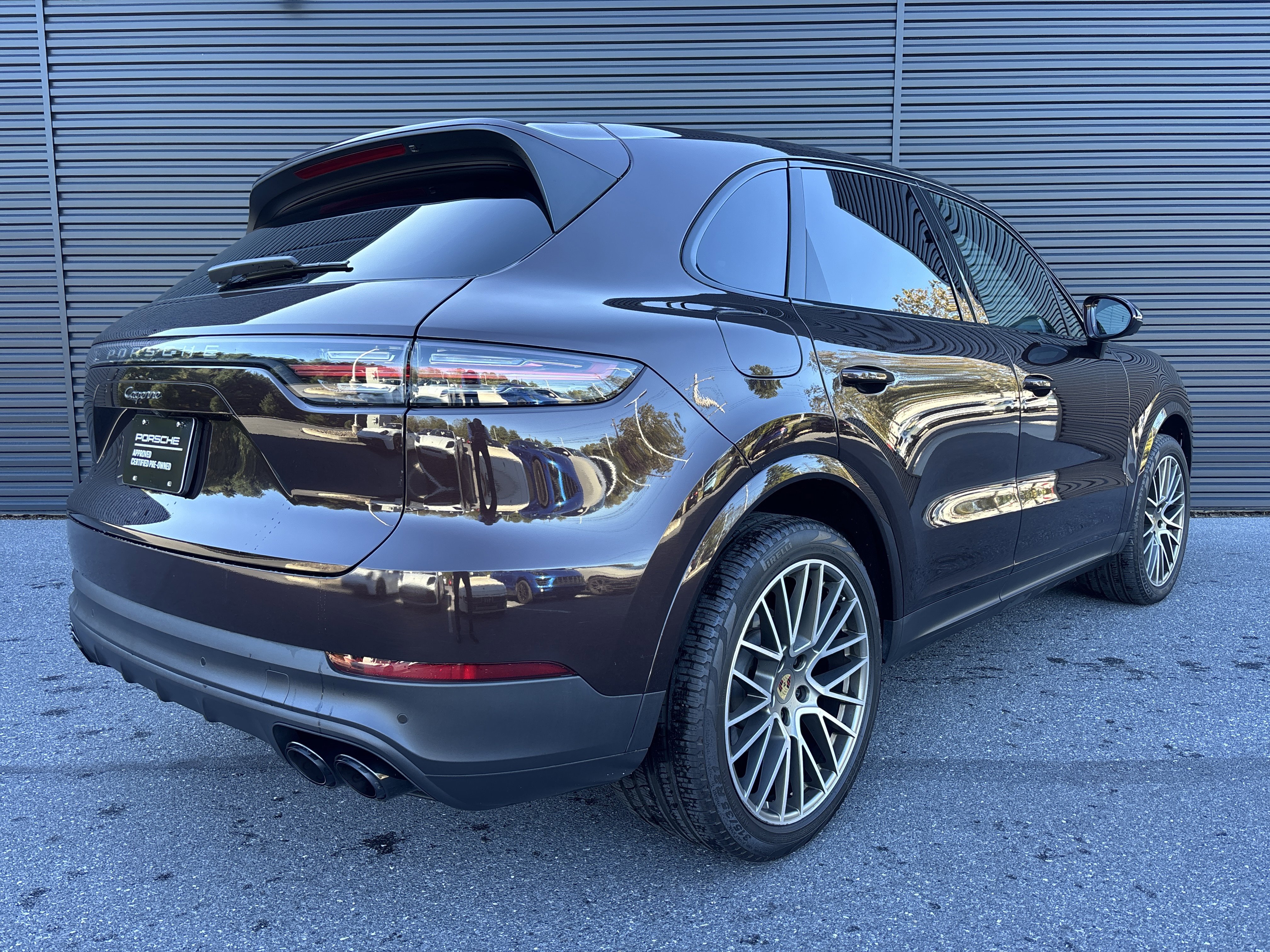 Certified 2022 Porsche Cayenne Platinum Edition image 5