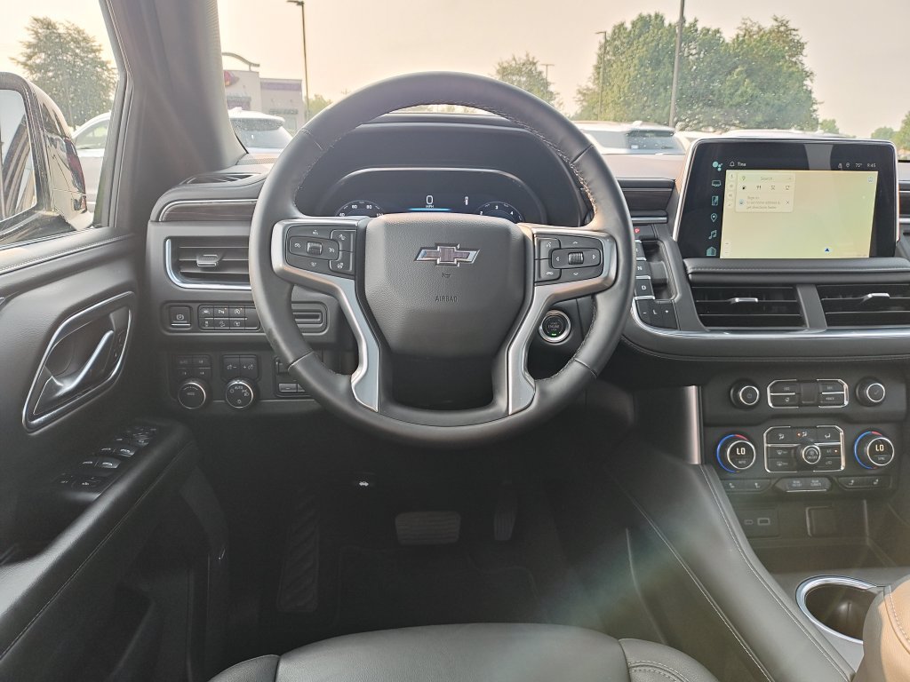 Used 2024 Chevrolet Tahoe Z71 w/ Luxury Package AWD/4WD image 16