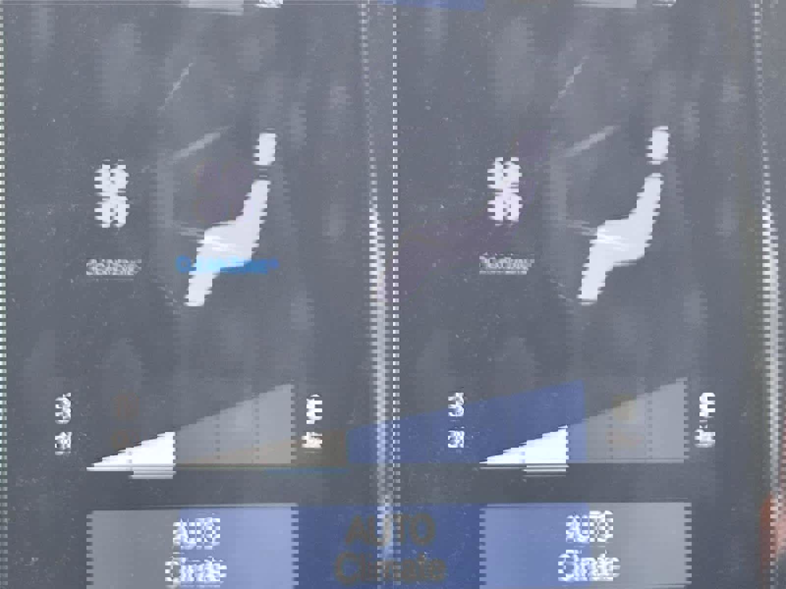 Used 2019 Volvo XC60 T5 Momentum w/ Multimedia Package image 18