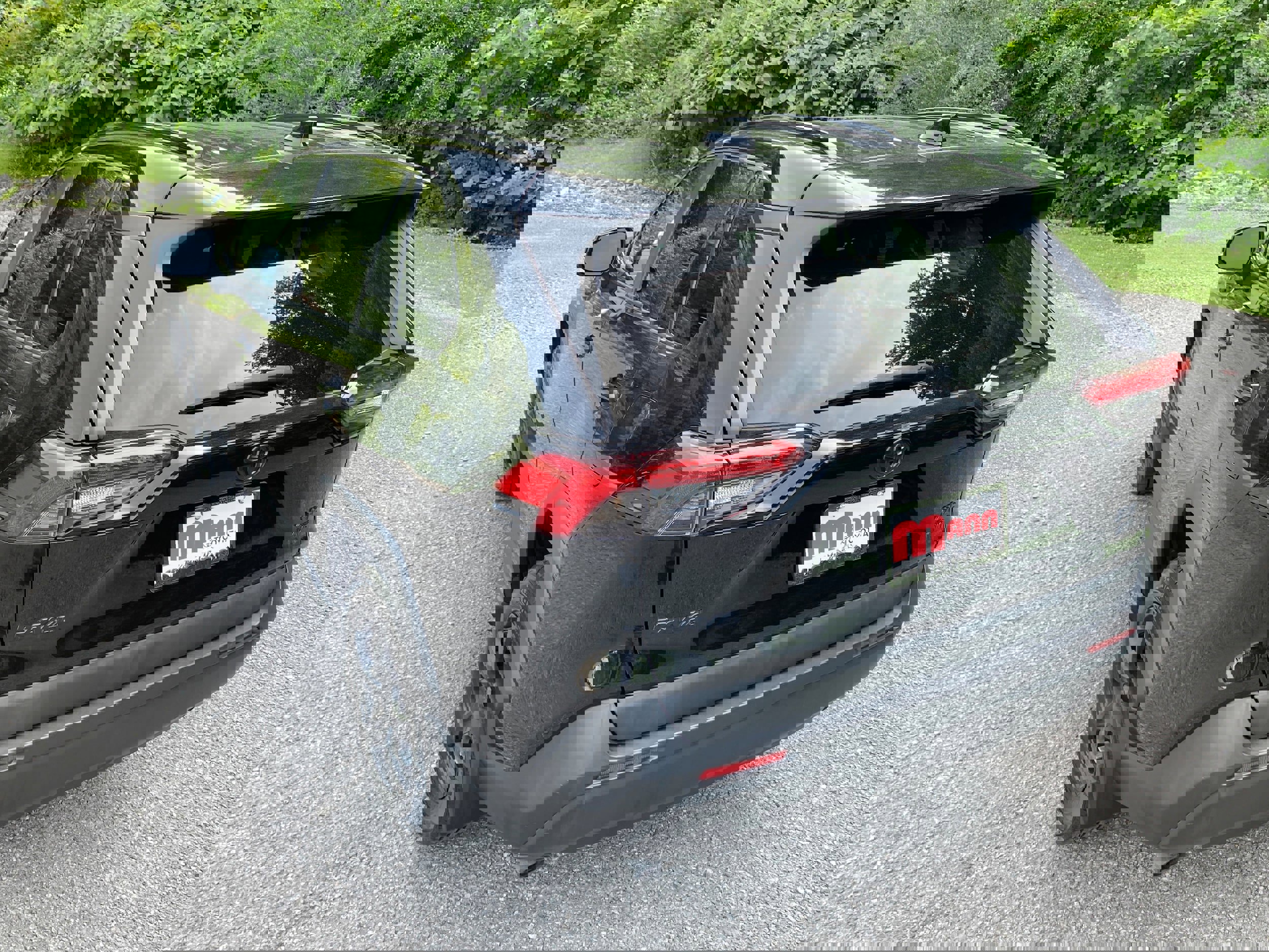 Used 2021 Toyota RAV4 XLE image 4