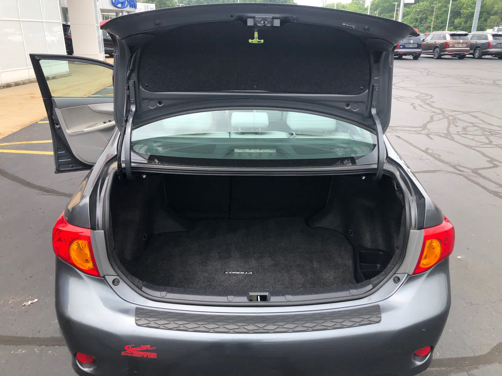 Used 2010 Toyota Corolla LE FWD image 16