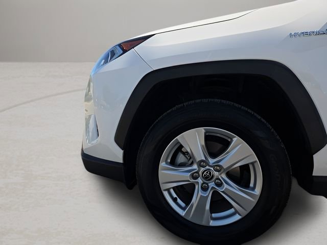 Used 2021 Toyota RAV4 XLE w/ Convenience Package image 14
