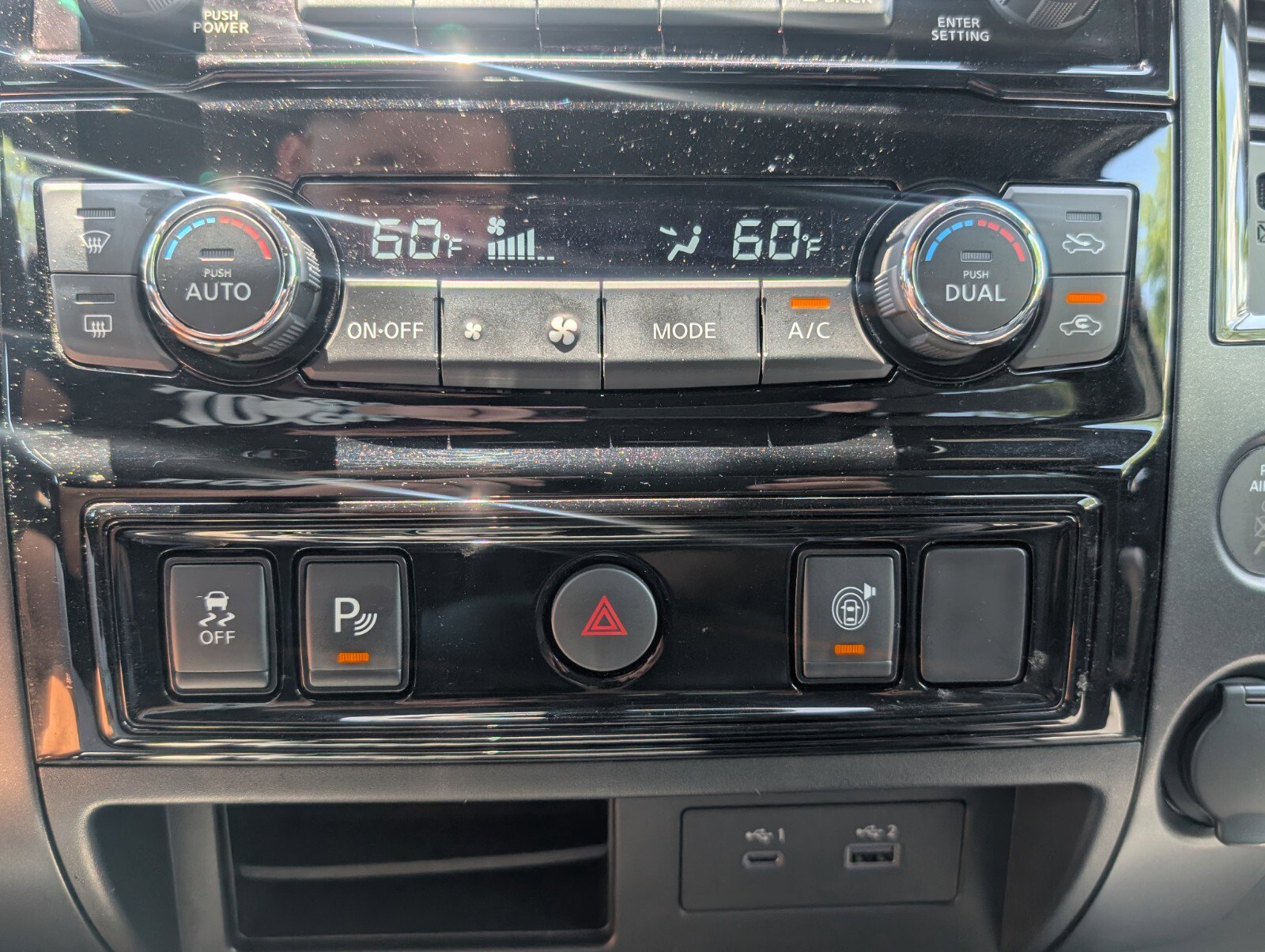 Used 2024 Nissan Titan SV w/ SV Bronze Edition Package RWD image 25